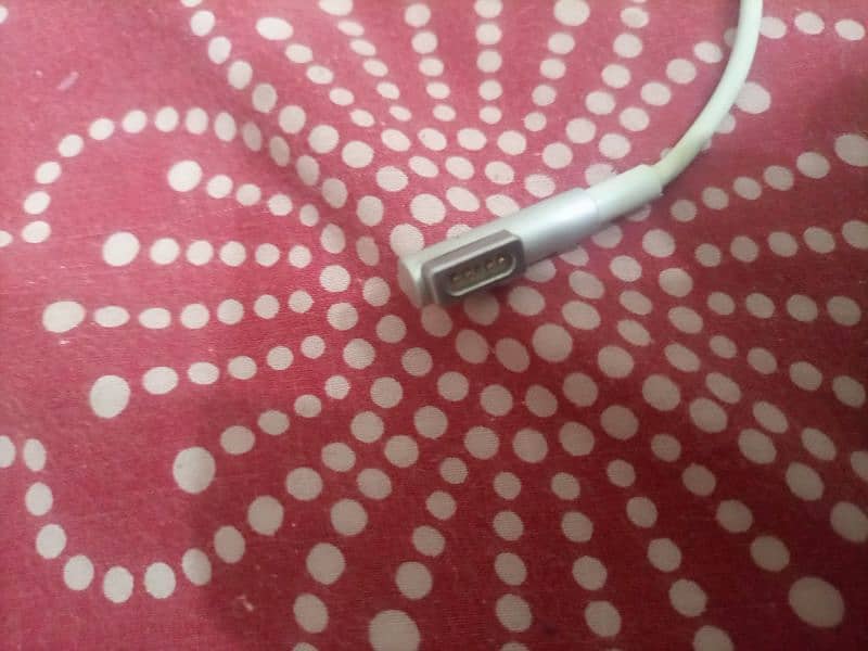 Apple original charger macbook original charger 03228048165 1