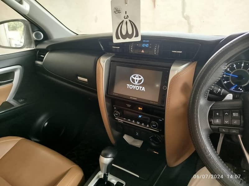 Toyota Fortuner 2.7 2017 1