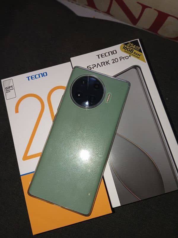 Tecno Spark 20 Pro+ 0