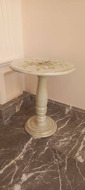 Corner table for sale 0