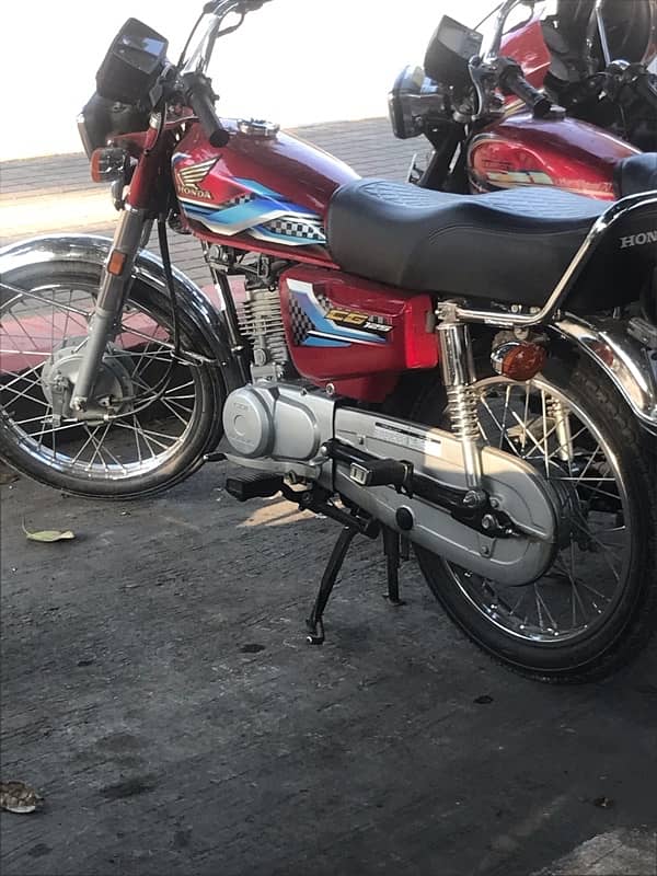 Honda CG-125 2024 3