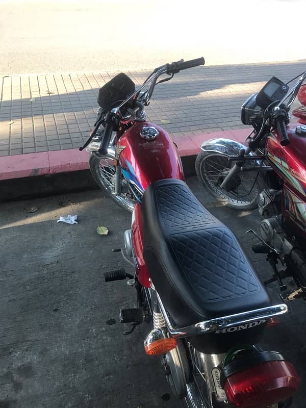 Honda CG-125 2024 4