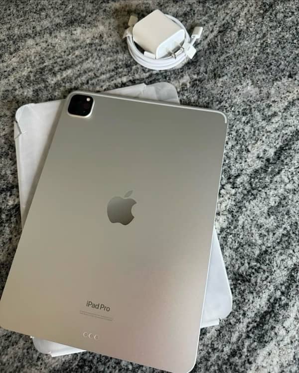 Apple iPad Pro 11 inches M2 (1TB) 0