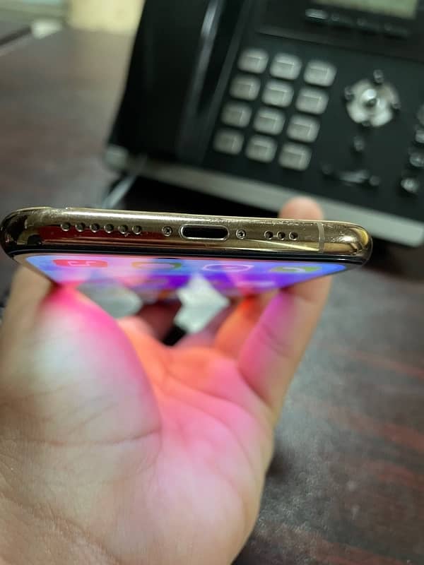 Iphone Xs 64 gb factory unlock 4