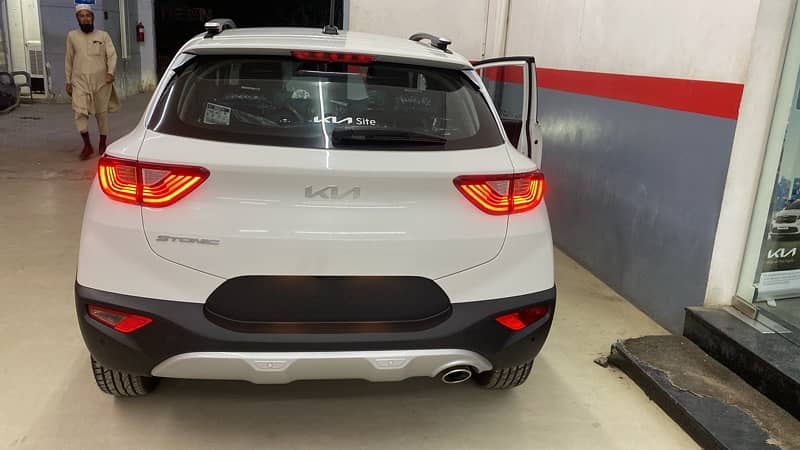 KIA STONIC 2024 1