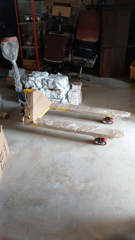 Hand Pallet Trucks Trolley Lifter Available For Sale. . . 4