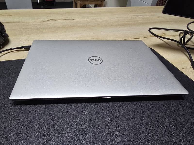 Dell XPS 15 9500 1