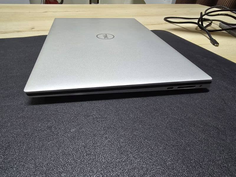 Dell XPS 15 9500 3