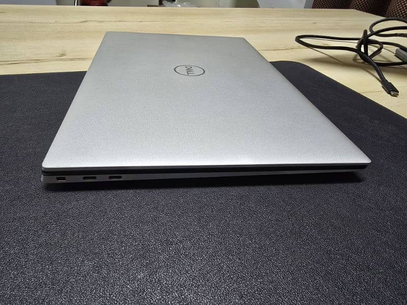 Dell XPS 15 9500 4