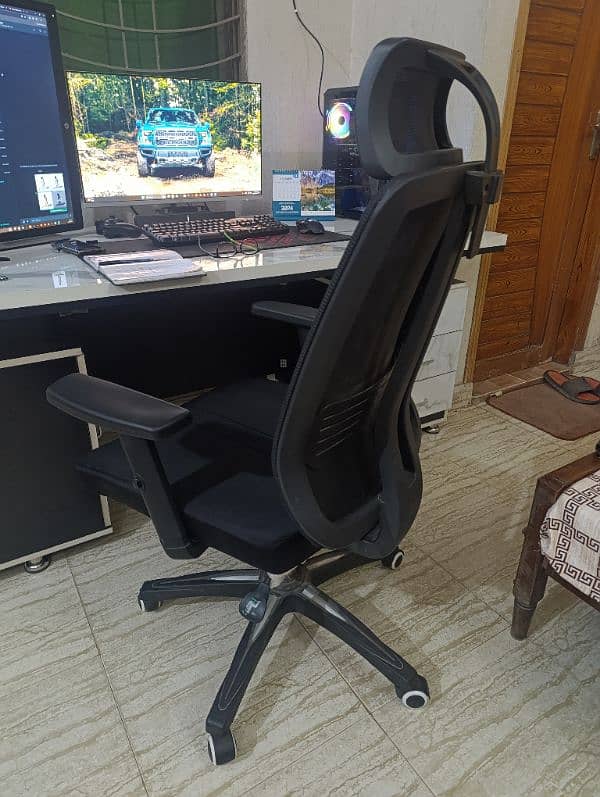 Office Chair Like Brand New 1