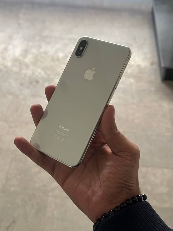 iPhone XS Max Silver 256GB PTA 1