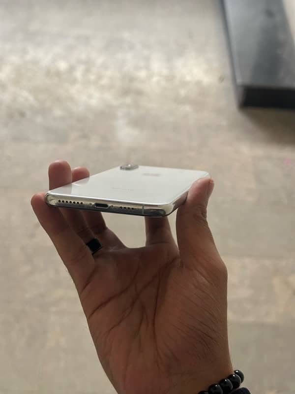 iPhone XS Max Silver 256GB PTA 2