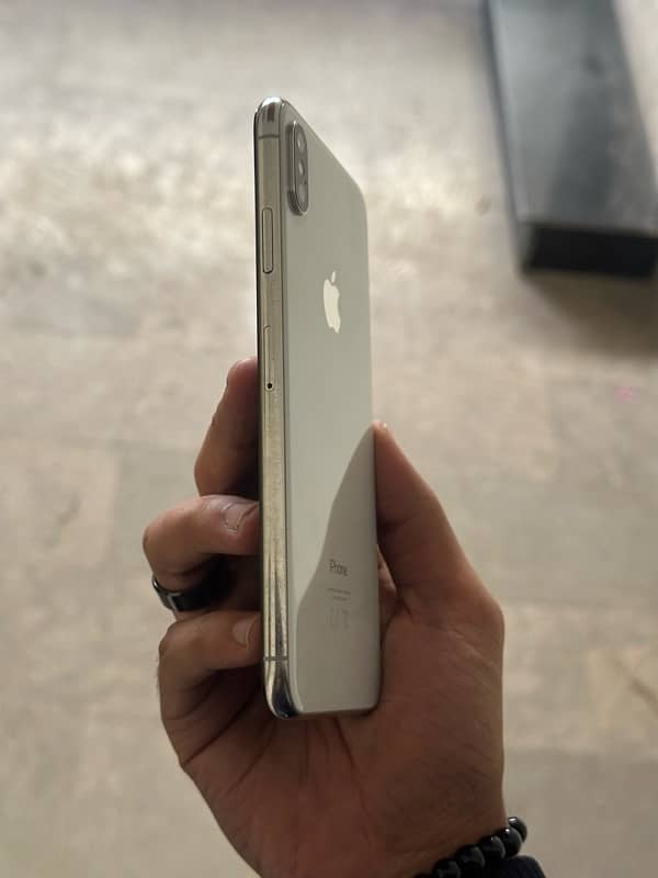 iPhone XS Max Silver 256GB PTA 3