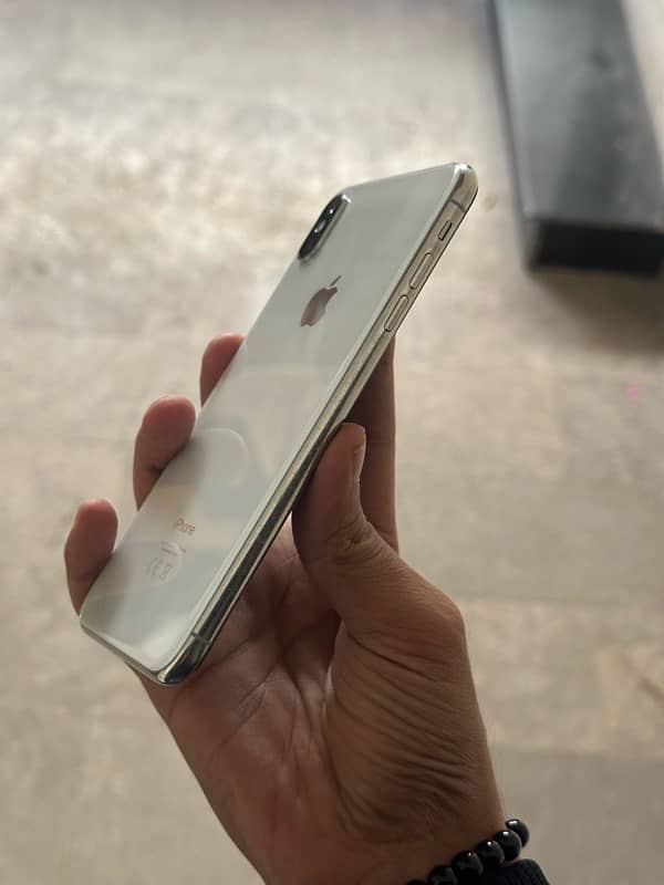 iPhone XS Max Silver 256GB PTA 5