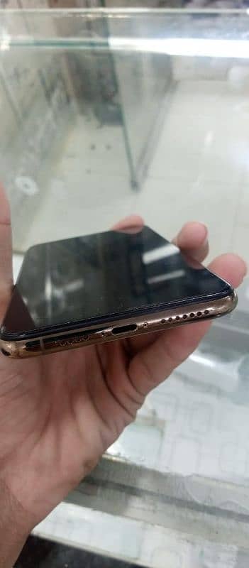 iphone xsmax 64 gb non pta 4