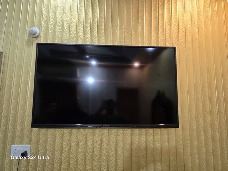 samsung smart LED android 50 inches panel defective 7