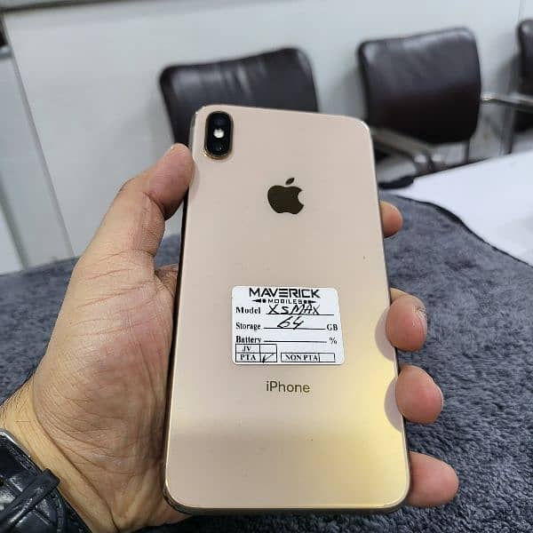 iphone Xs Max 64GB Gold Colour 1