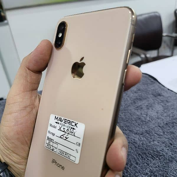 iphone Xs Max 64GB Gold Colour 2