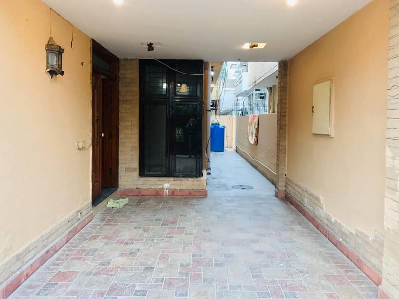 10 Marla Double Unit Beautiful House Available For Rent at Prime Location in J Block DHA Phase 1 Lahore 14