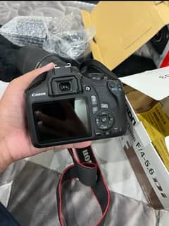 DSLR CANON 2000D