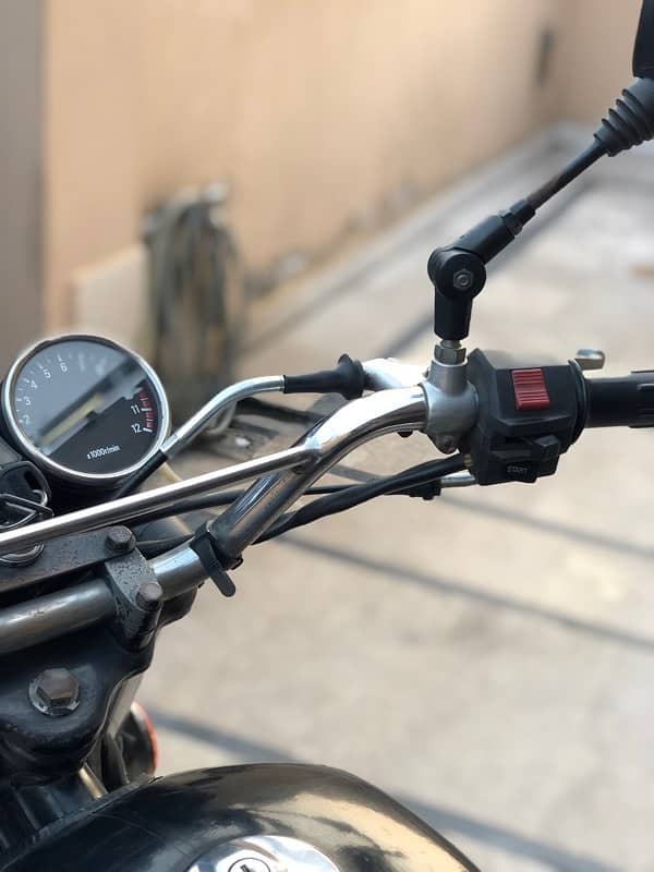 Suzuki GS150 7