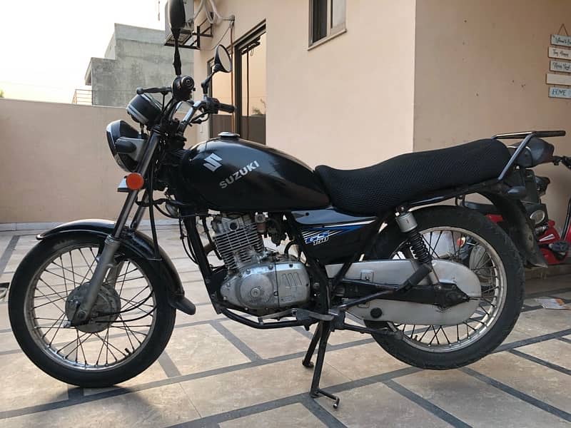 Suzuki GS150 8