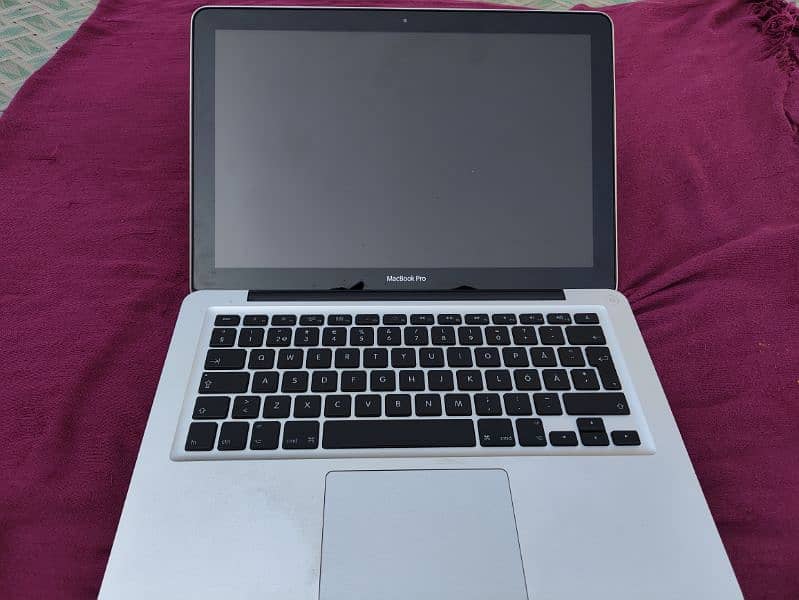 Macbook Pro core i5 8GB+1TB SSD 100% working 4