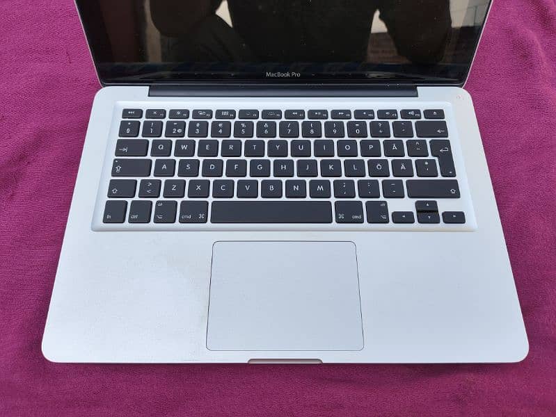 Macbook Pro core i5 8GB+1TB SSD 100% working 7