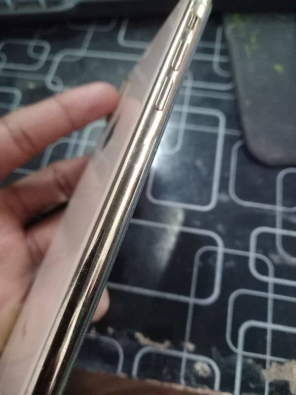 IPhone xs max dual pta approved 256gb all ok only back break condition 0