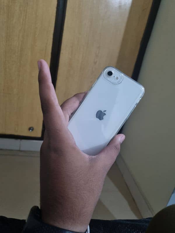 I phone se 2020 Dual Pta approved 64Gb only sale 1