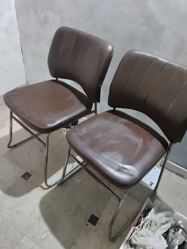 visiting chair/ office chair in good condition 3