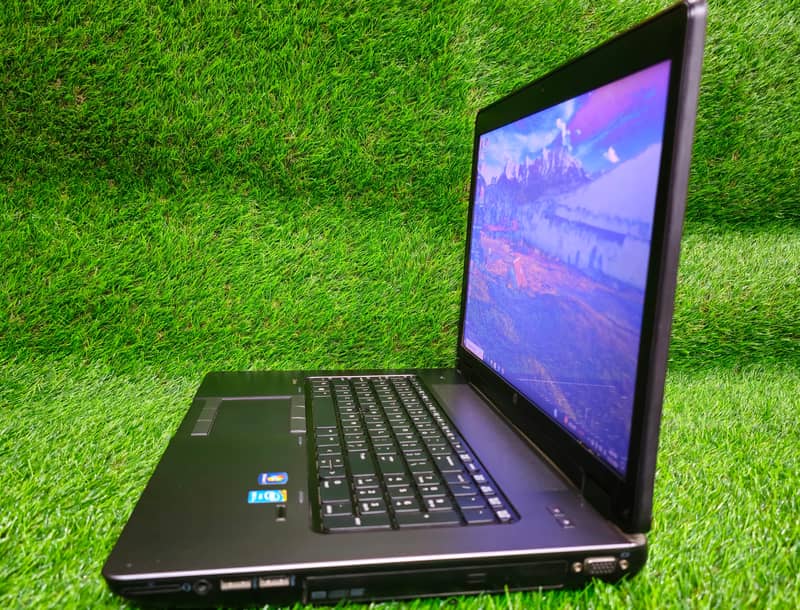 HP ZBook 17 |i7-4600M|8GBRAM|128GBSSD|500GB HDD|1GB Card 6