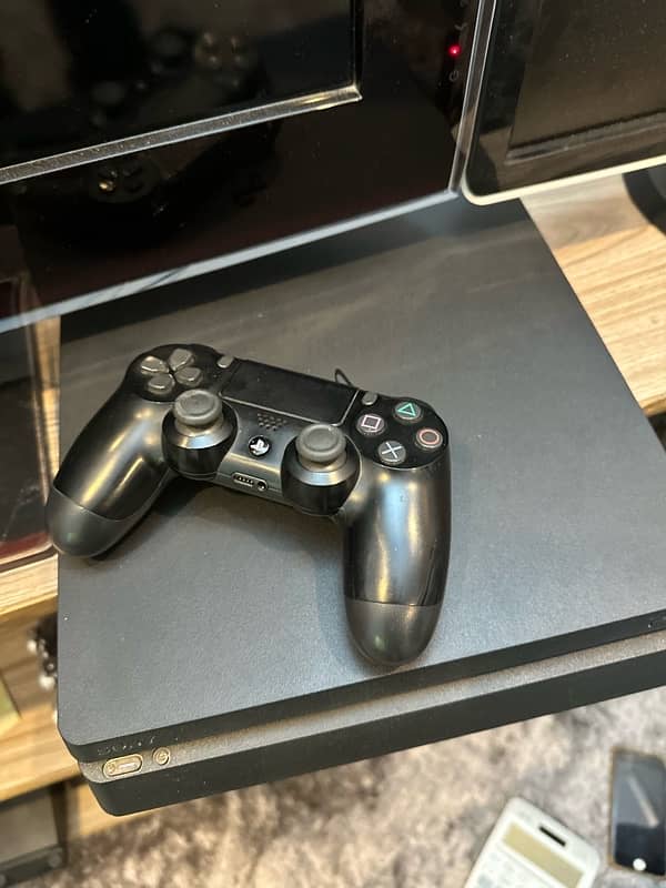 ps4 slim 500gb mint condition 0