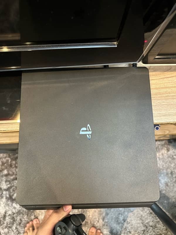 ps4 slim 500gb mint condition 1