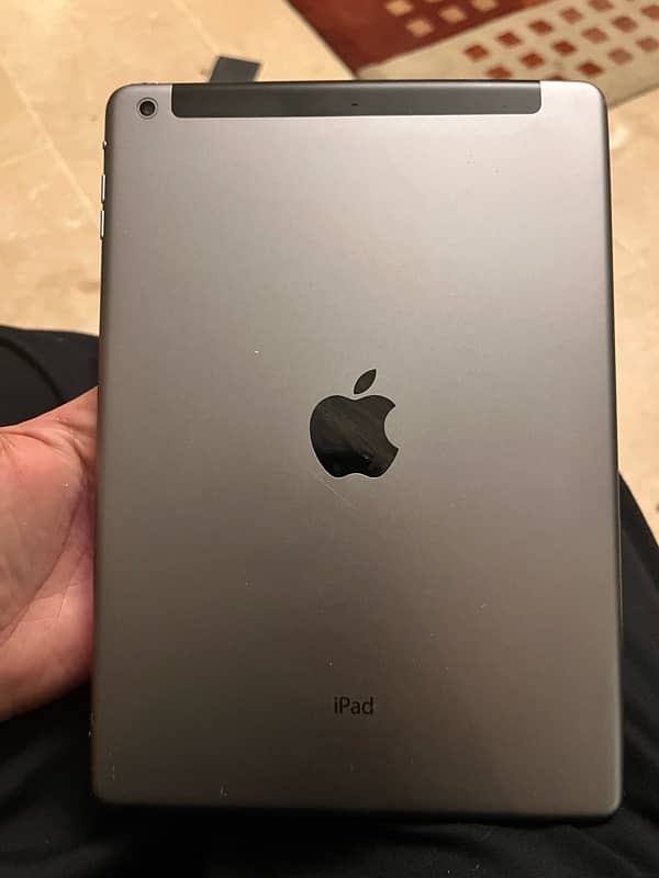 iPad Air (WiFi + Cellular) 1