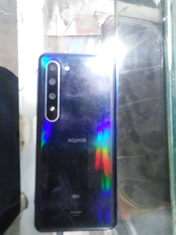 AQUOS R5G 11