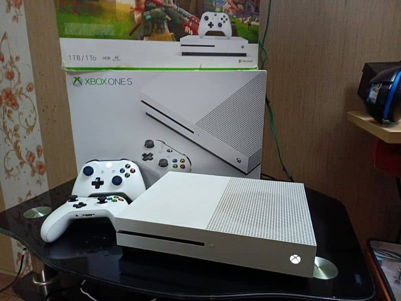 Xbox One S 1