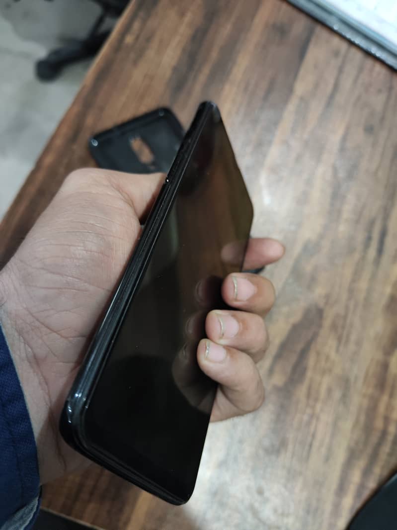 OnePlus 6t . . 8=128 7