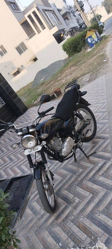 Suzuki GS150 SE 1