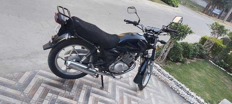 Suzuki GS150 SE 3