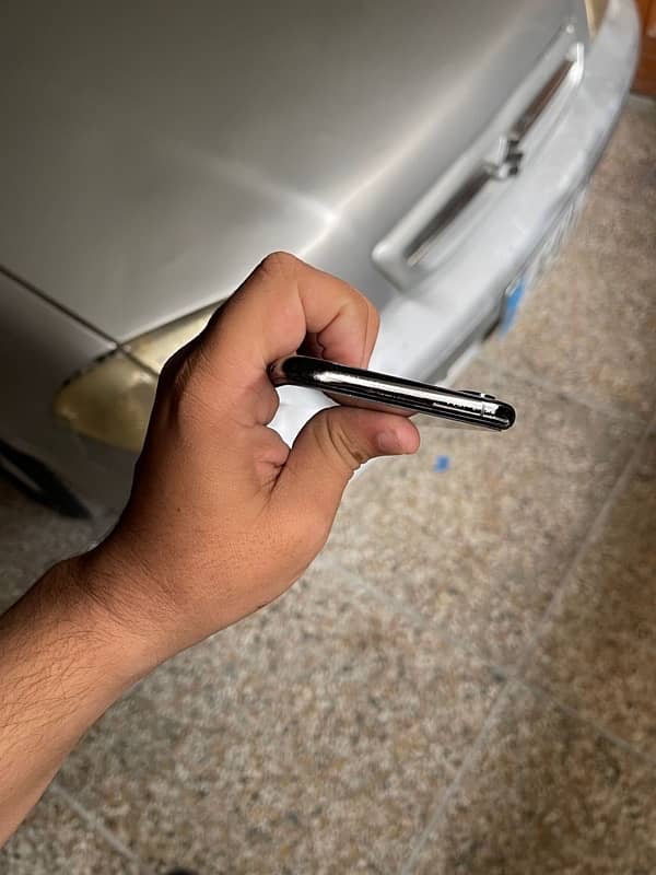 iPhone xs 64gb pta approved 4