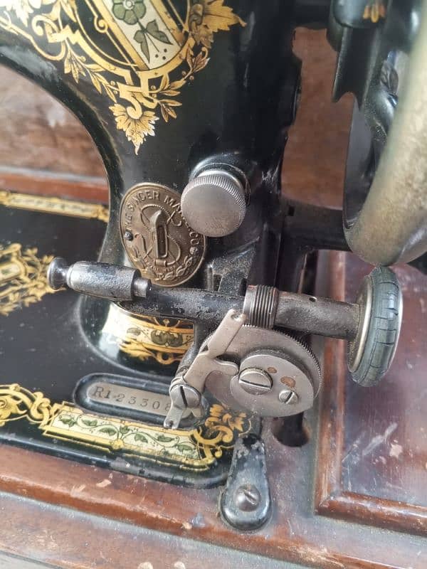 Indian Star Singer 28, 28K Hand Crank Sewing Machine c1914 4