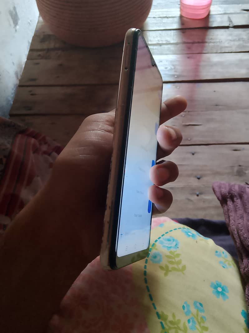 Urgent sell Vivo Y 17 original kit he pta approved lo or chalao 4