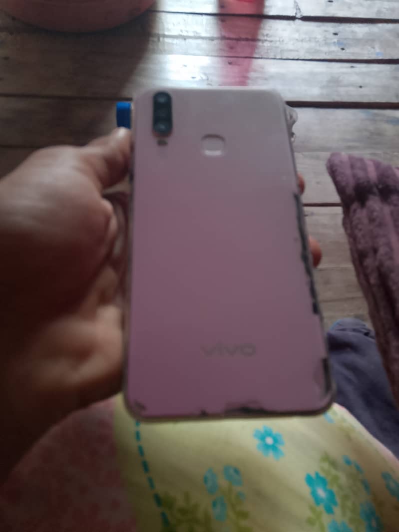 Urgent sell Vivo Y 17 original kit he pta approved lo or chalao 5