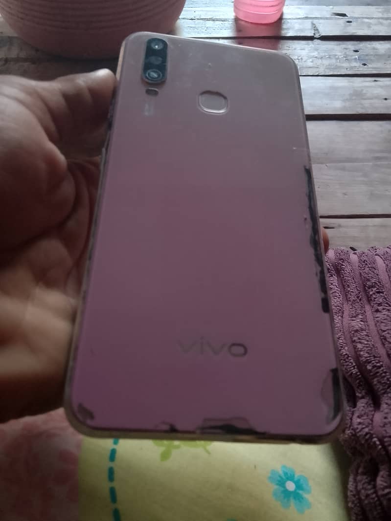 Urgent sell Vivo Y 17 original kit he pta approved lo or chalao 6