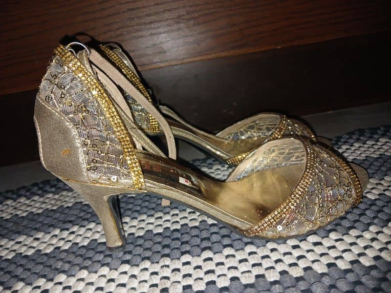 EBH matt gold heels 1