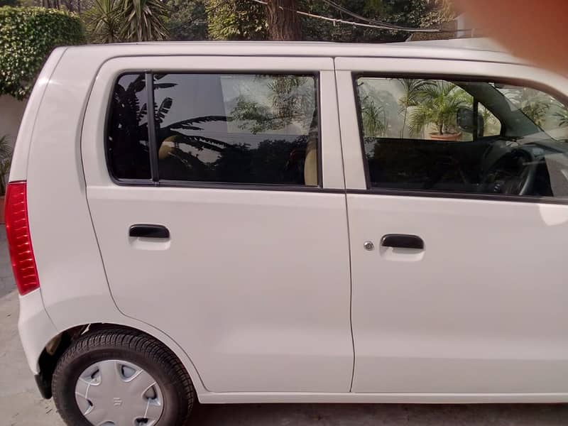 Suzuki Wagon R 2018 3