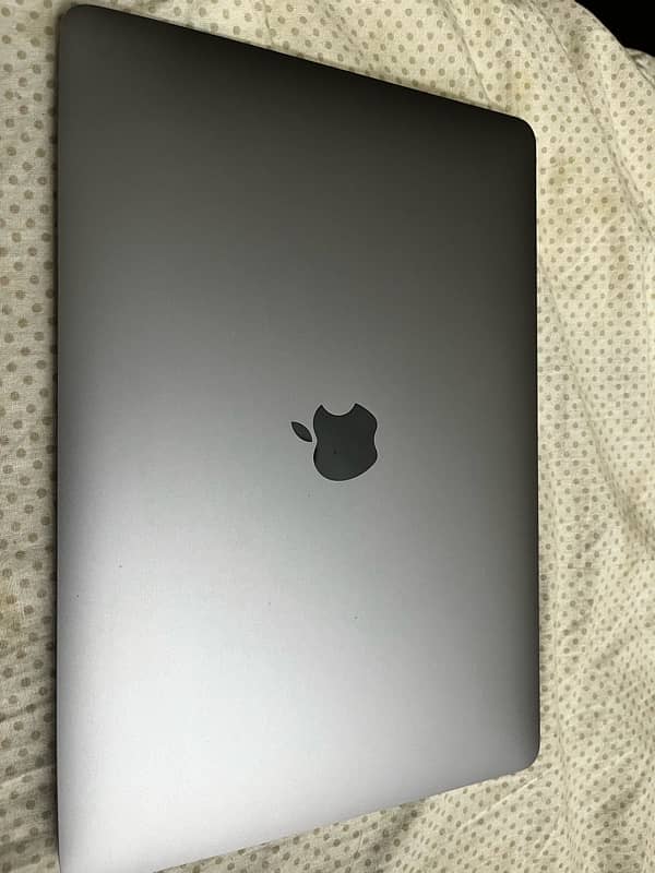 MacBook Air 2020 - used - 8/10 8