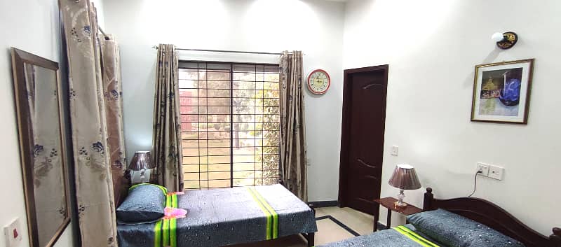 Best GIRLS HOSTEL (Bigway Executive Living) Furnished Sharing Rooms for WORKING Women, UMT, Bahria University, KIPS, JOBIAN Girls 4