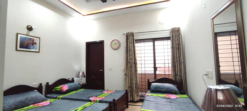 Best GIRLS HOSTEL (Bigway Executive Living) Furnished Sharing Rooms for WORKING Women, UMT, Bahria University, KIPS, JOBIAN Girls 5